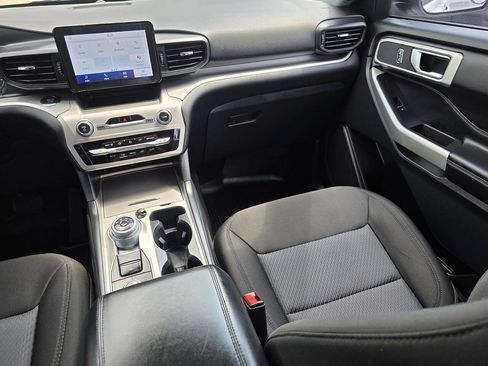 Used 2022 Ford Explorer XLT AWD/4WD image 19