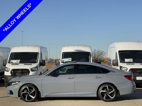 Used 2022 Honda Accord Sport image 3