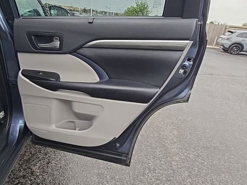 Used 2019 Toyota Highlander Limited AWD/4WD image 29