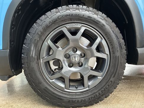 Used 2025 Honda Pilot TrailSport image 24