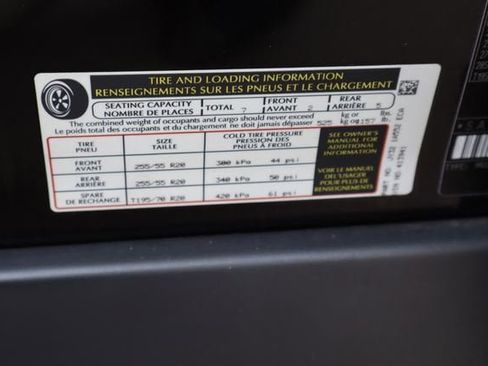 Used 2019 Land Rover Discovery HSE AWD/4WD image 32