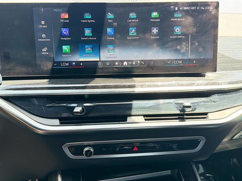 Used 2025 BMW X5 xDrive40i w/ M Sport Package AWD/4WD image 29