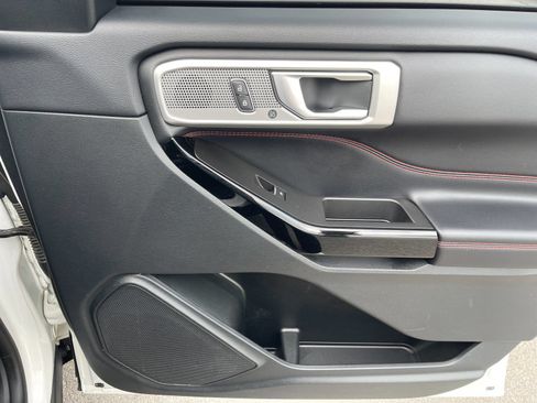 Used 2022 Ford Explorer ST-Line RWD image 19