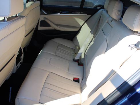 Used 2018 BMW 530i xDrive image 7