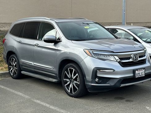 Used 2019 Honda Pilot Touring image 2