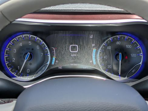 Used 2019 Chrysler Pacifica Limited w/ Advanced Safetytec Group image 25