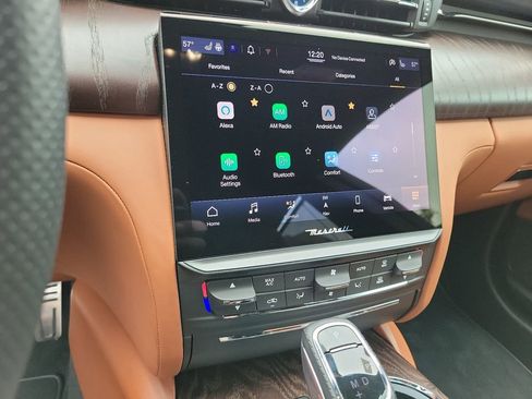 Used 2023 Maserati Quattroporte Modena image 9