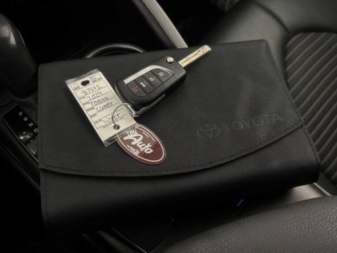 Used 2024 Toyota Camry SE FWD image 31