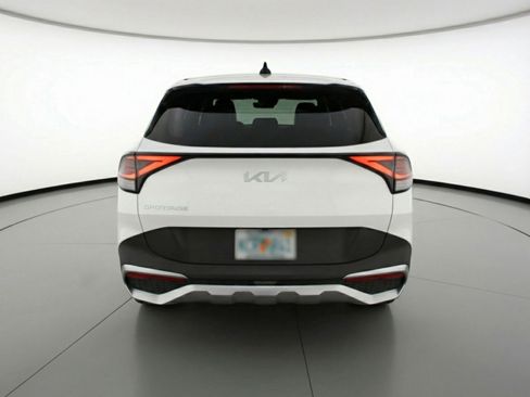 Used 2025 Kia Sportage LX image 7