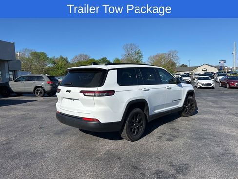 Used 2025 Jeep Grand Cherokee L Altitude image 4