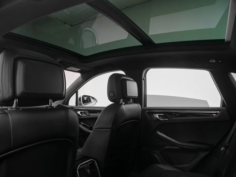 Used 2025 Porsche Macan image 34