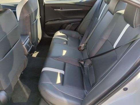 Used 2025 Toyota Camry SE image 28