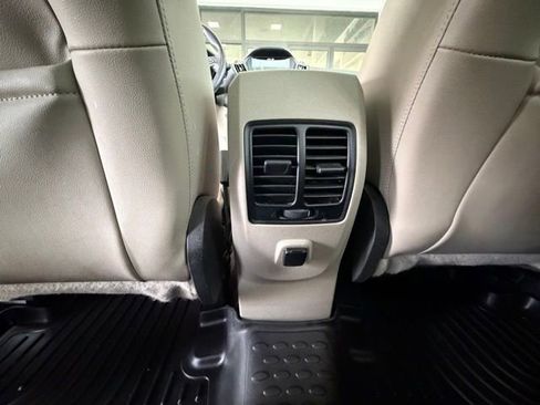 Used 2019 Ford Escape SEL image 19