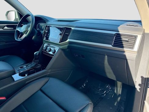 Used 2023 Volkswagen Atlas SE FWD image 32