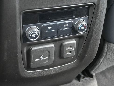 Used 2019 Buick Enclave Essence FWD image 19