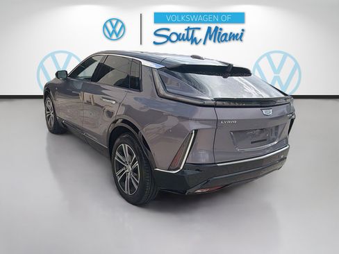 Used 2024 Cadillac Lyriq Luxury AWD/4WD image 5