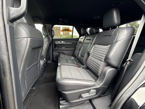 Used 2025 Ford Explorer ST-Line RWD image 21
