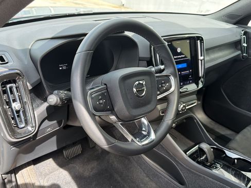 Used 2023 Volvo C40 P8 Recharge Plus w/ Climate Package AWD/4WD image 4