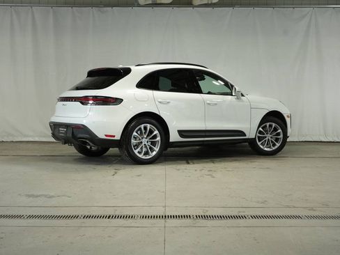 Used 2025 Porsche Macan image 7