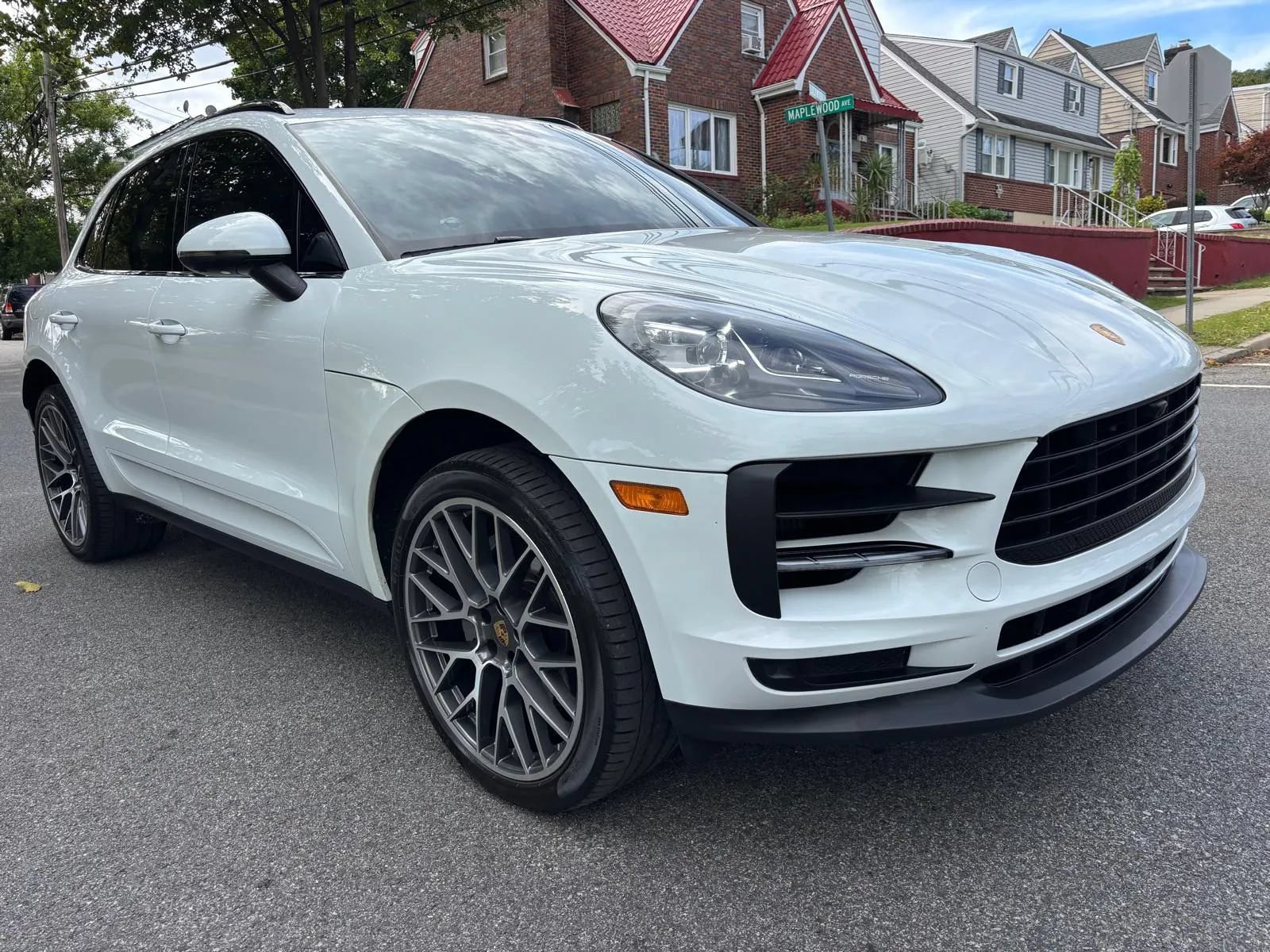 Used 2021 Porsche Macan S AWD/4WD image 8