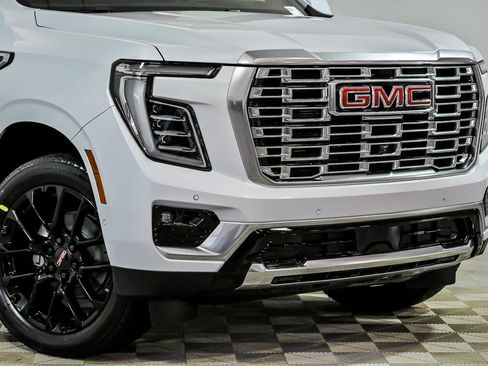 New 2026 GMC Yukon XL Denali w/ Sun & Power Step Package AWD/4WD image 2