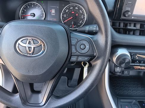 Used 2021 Toyota RAV4 LE AWD/4WD image 21