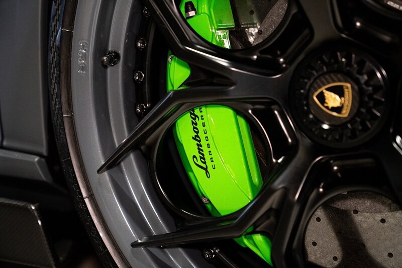 Used 2020 Lamborghini Aventador SVJ AWD/4WD image 39