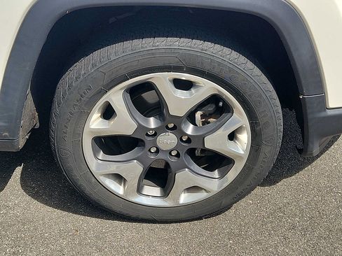Used 2018 Jeep Compass Limited AWD/4WD image 8