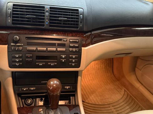 Used 2004 BMW 325Ci Coupe image 16