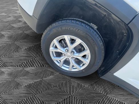 Used 2023 Jeep Grand Cherokee Limited image 17