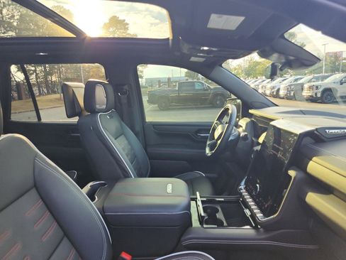 Certified 2025 GMC Yukon AT4 Ultimate w/ LPO, Floor Liner Package image 10