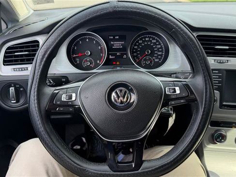 Used 2016 Volkswagen Golf S FWD image 25