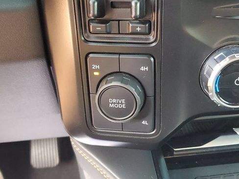 Used 2024 Ford F350 Platinum AWD/4WD image 28