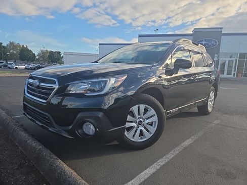 Used 2019 Subaru Outback 2.5i Premium AWD/4WD image 3
