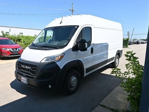 Used 2024 RAM ProMaster 2500 w/ Convenience Group FWD image 5