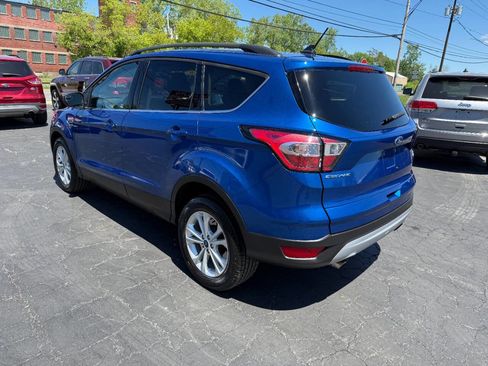Used 2018 Ford Escape SE w/ SE Sync 3 Package AWD/4WD image 4