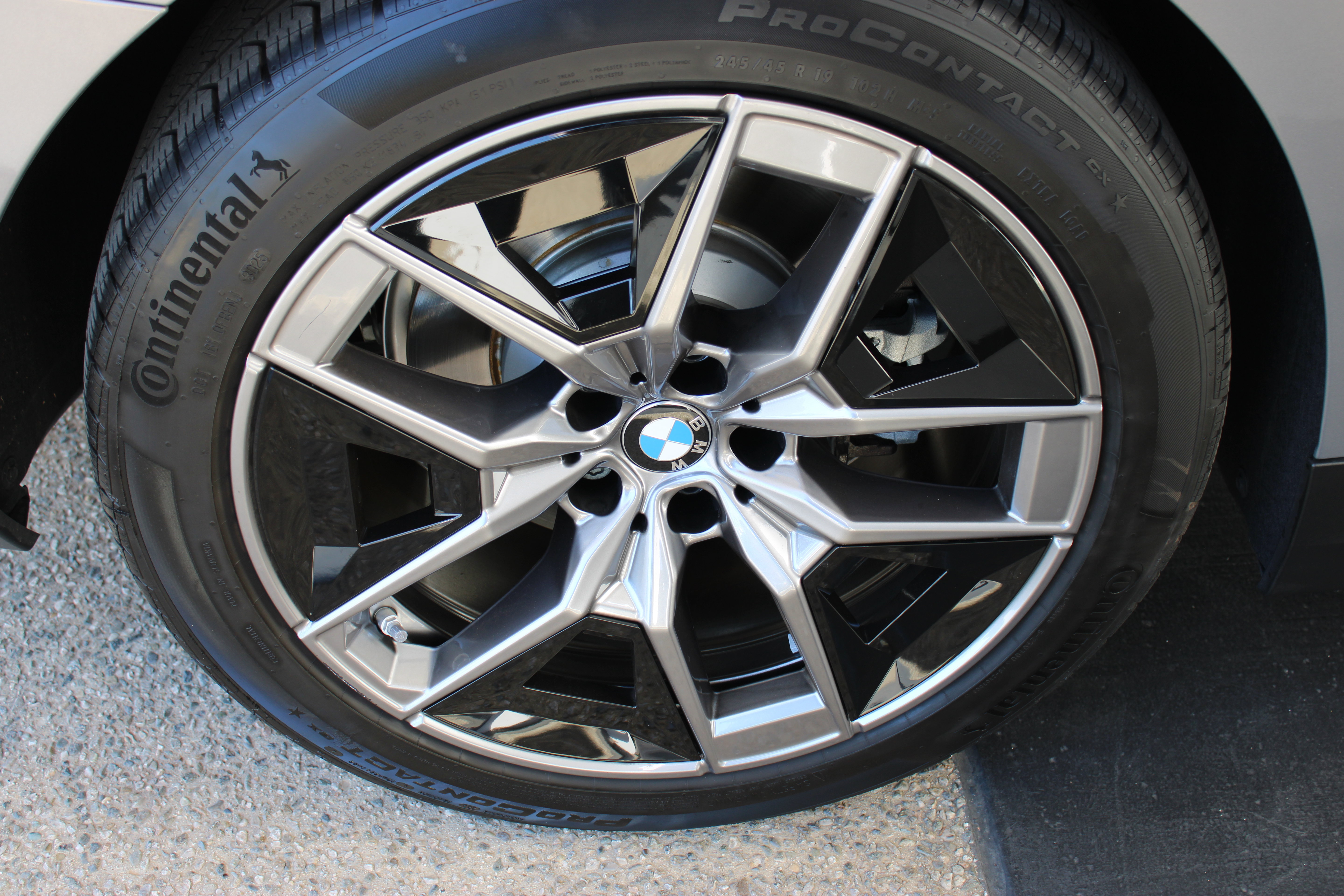 Used 2026 BMW 530i w/ Premium Package RWD image 12