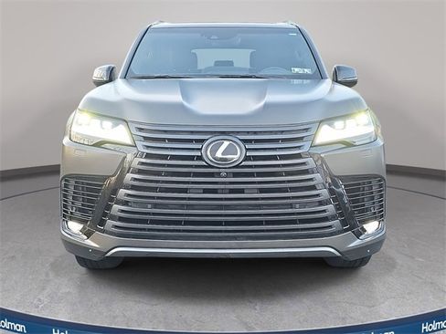 Used 2024 Lexus LX 600 4WD w/ Luxury Package image 3