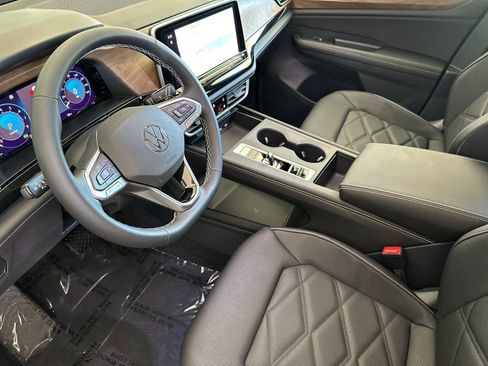 New 2026 Volkswagen Atlas SE FWD image 9