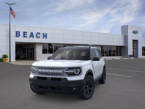 New 2025 Ford Bronco Sport Outer Banks image 2