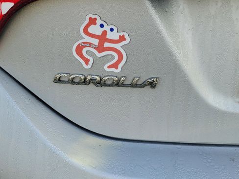 Used 2014 Toyota Corolla LE image 23