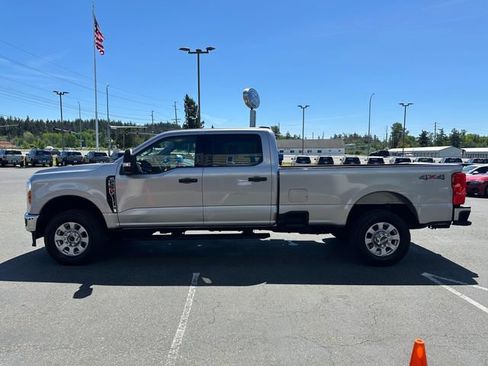 Used 2024 Ford F350 XLT AWD/4WD image 5