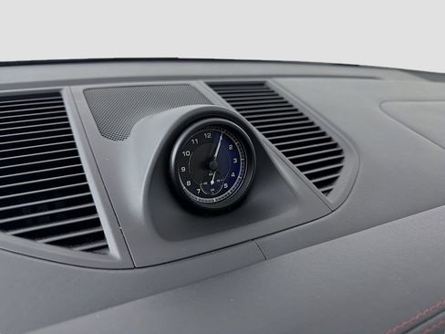 Certified 2022 Porsche Macan S image 23