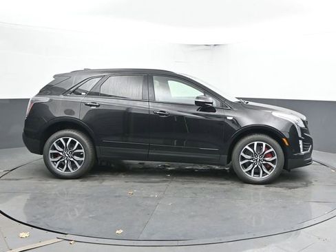 New 2026 Cadillac XT5 Sportv w/ LPO, Onyx Lite Package AWD/4WD image 3