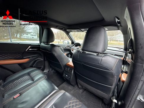 Used 2022 Mitsubishi Outlander SEL image 14