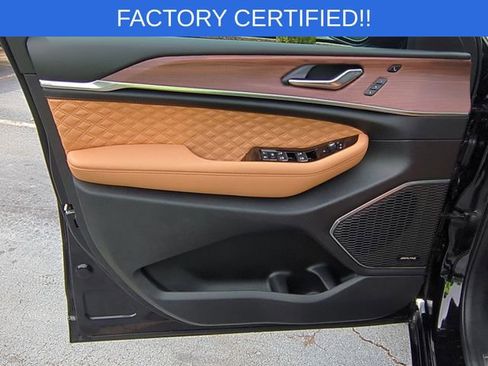 Certified 2025 Jeep Grand Cherokee L Summit w/ Obsidian Package image 23