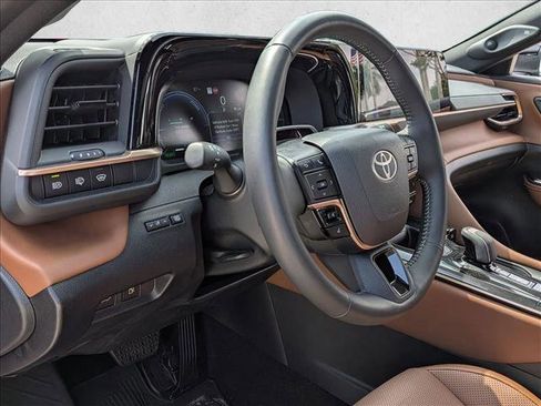 Certified 2025 Toyota Crown Signia w/ Advanced Technology Package image 9