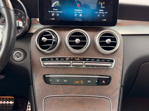 Used 2021 Mercedes-Benz GLC 300 image 18