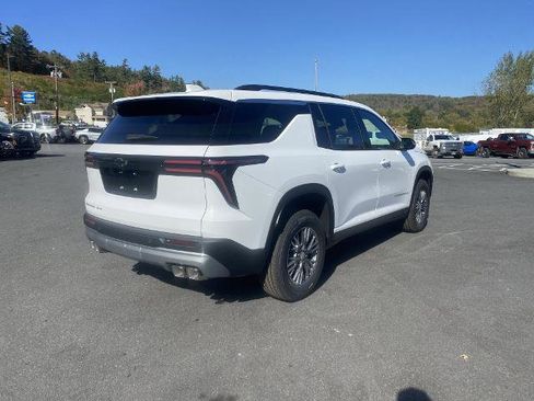 New 2026 Chevrolet Traverse LT image 5