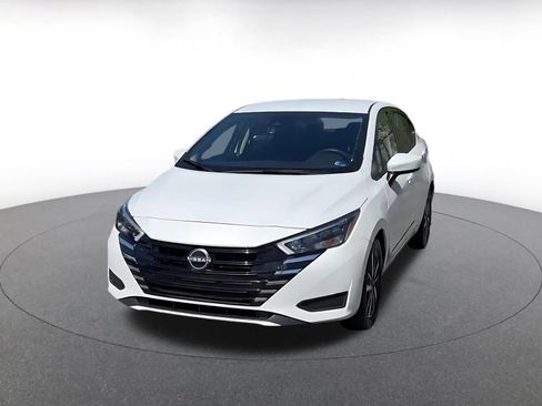 Used 2025 Nissan Versa SV image 7